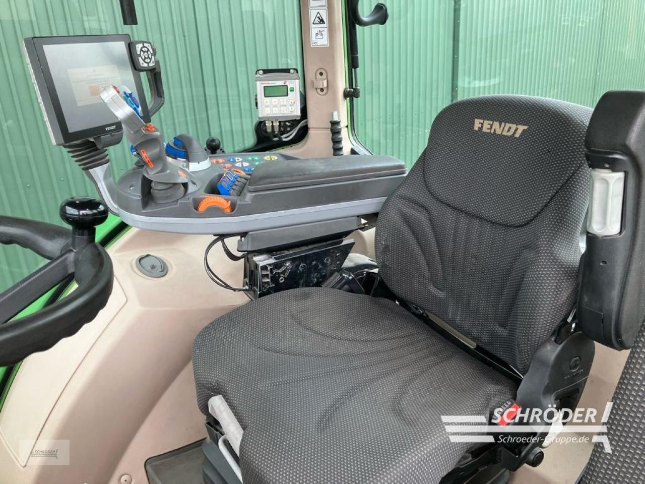 Traktor от тип Fendt 724 S4 PROFI PLUS | RDA & RTK, Gebrauchtmaschine в Twistringen (Снимка 18)